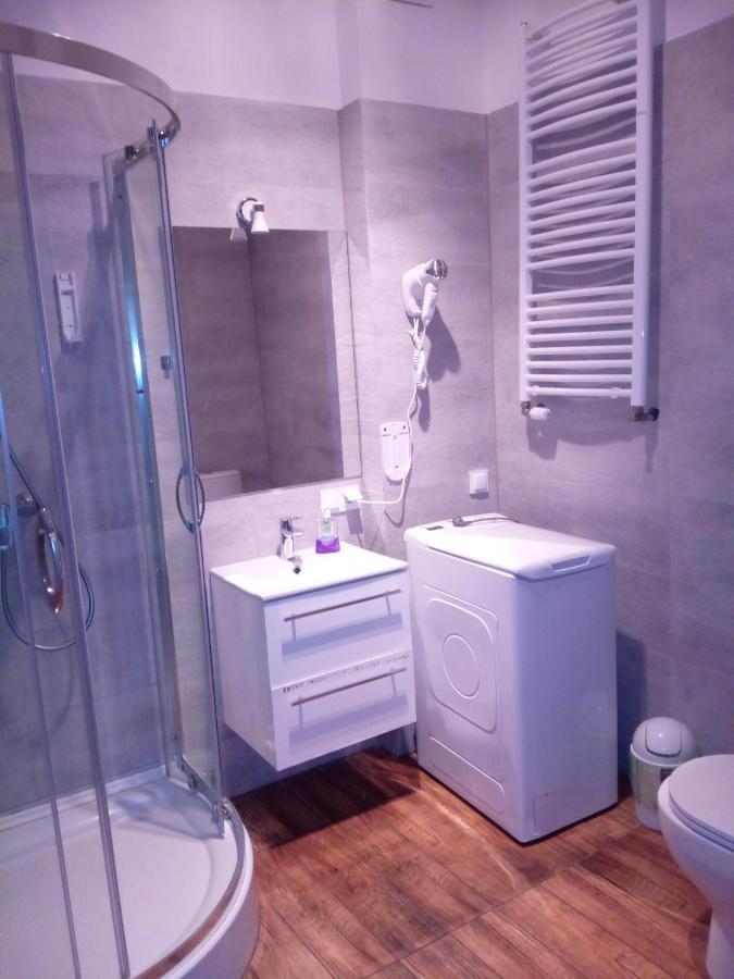 Hostel Tulip - Pokoj Nr 8 Ze Wspolna Lazienka I Kuchnia Szczecin Luaran gambar